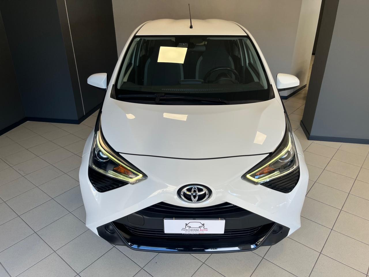 Toyota Aygo Connect 1.0 VVT-i 72 CV x-play