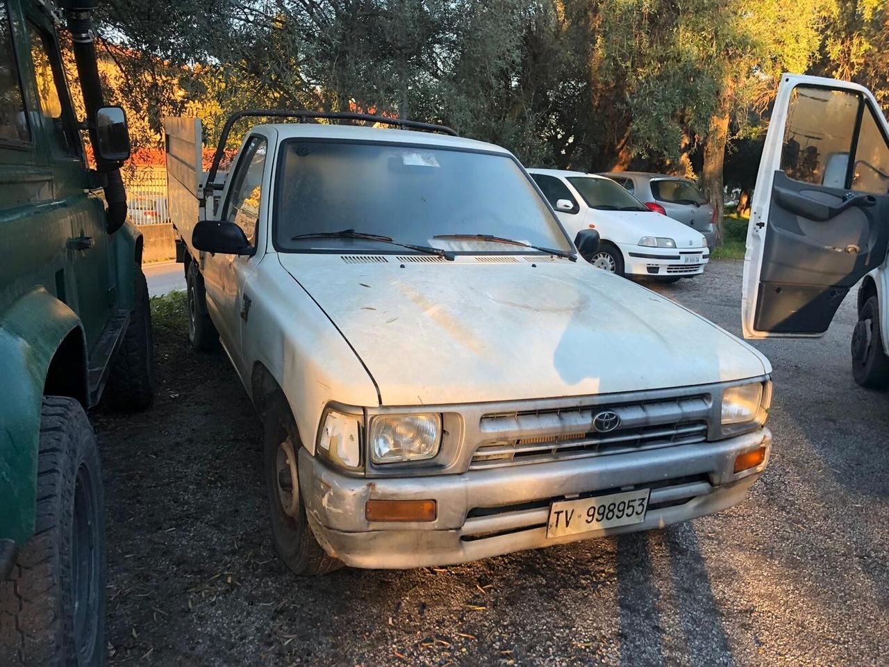 Toyota Hilux 2.4 diesel Pick-up