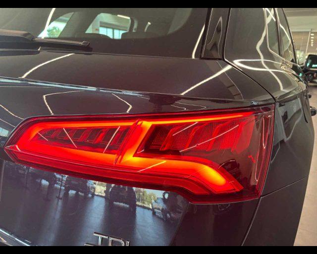 AUDI Q5 2.0 TDI quattro S tronic Business Sport