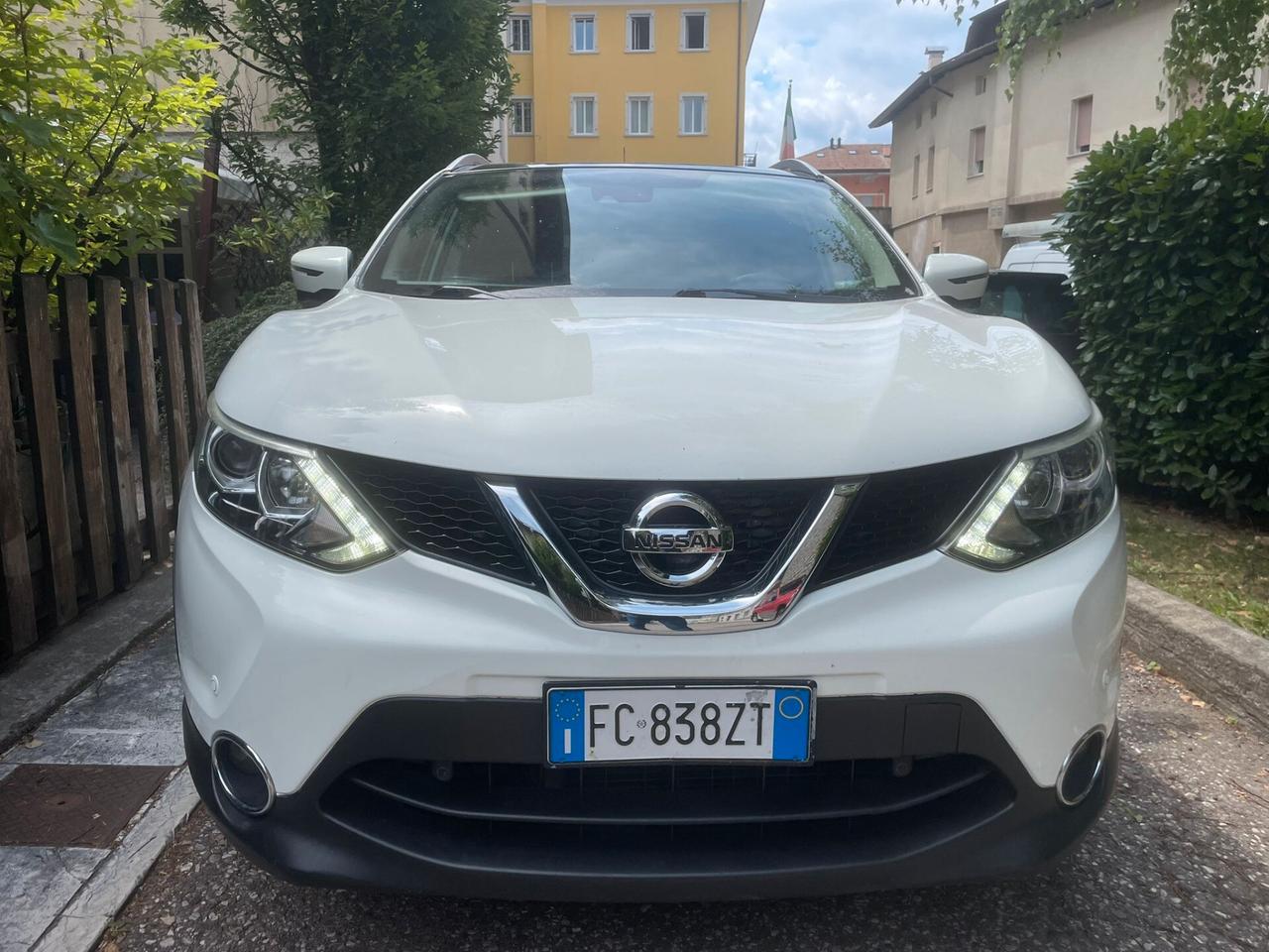 NISSAN QASHQAI 4WD 1.6 DCI TEKNA - GANCIO TRAINO