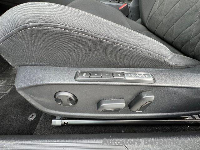 VOLKSWAGEN Golf 2.0 TDI SCR Style "IQ-LED"RADAR"IVA ESPOSTA"