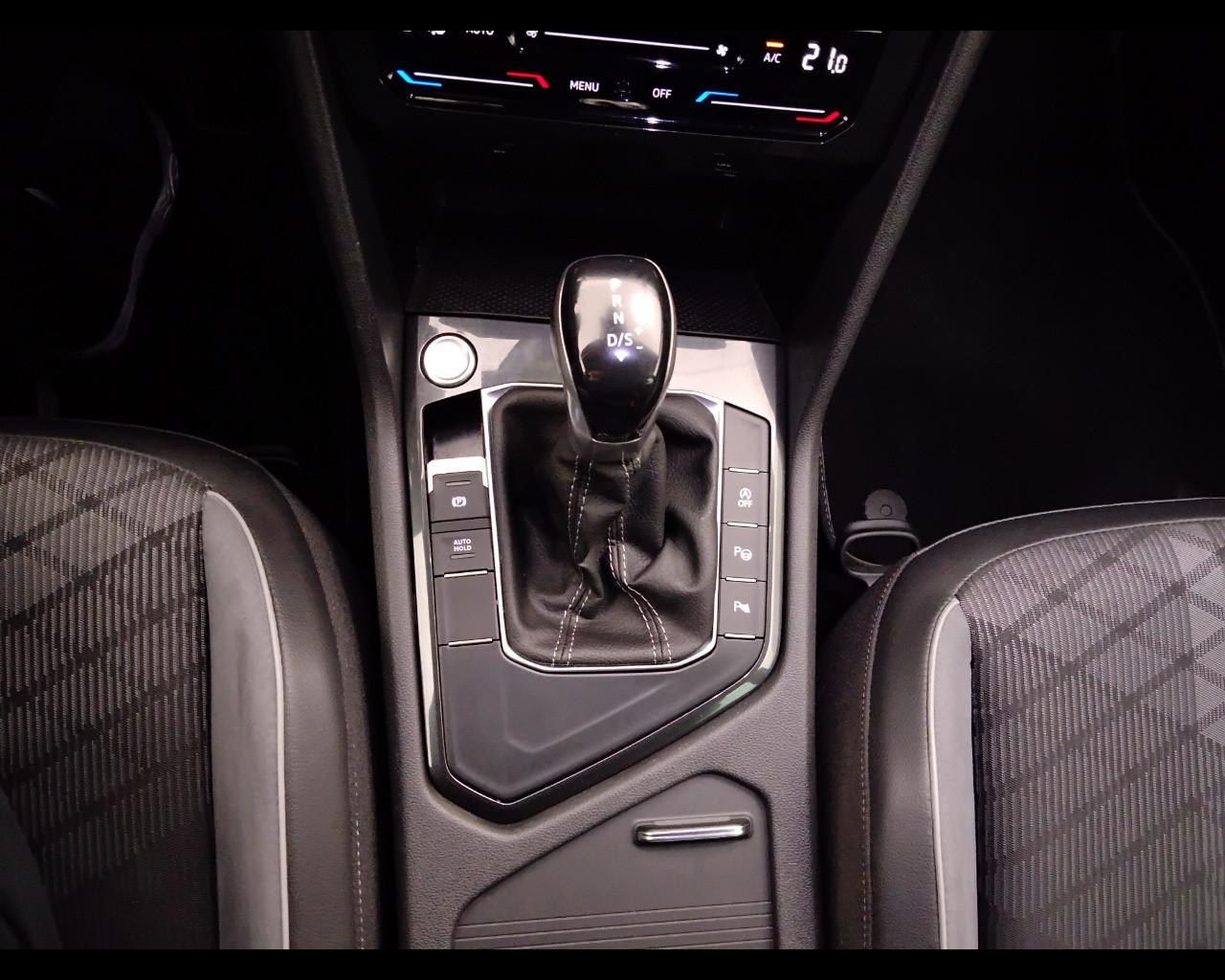 VOLKSWAGEN Tiguan II 2021 - Tiguan 2.0 tdi R-Line 150cv dsg