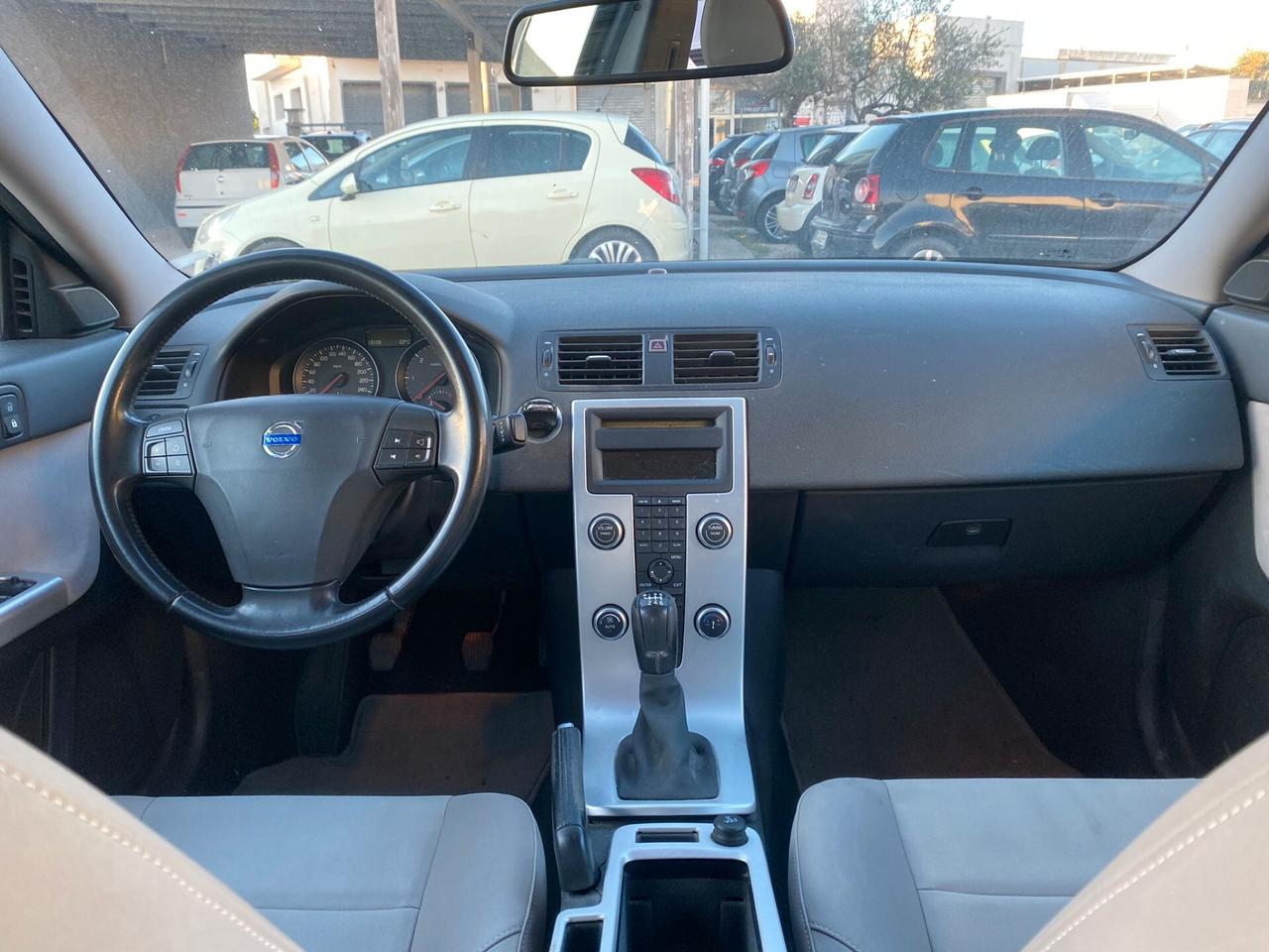 Volvo S40 2.0 D cat Momentum