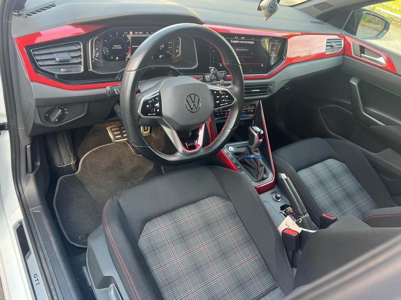 Volkswagen Polo GTI 2.0 TSI GTI #10534