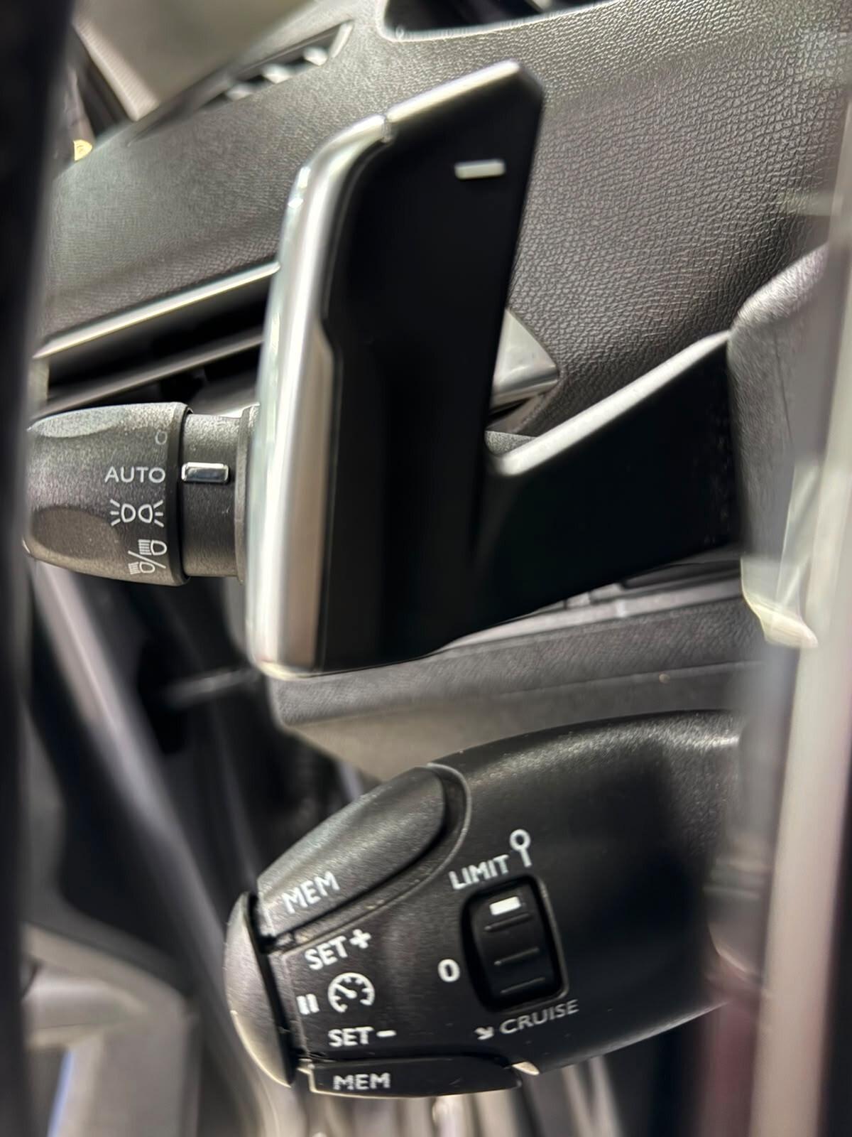Peugeot 3008 BlueHDi 120 EAT6 S&S Allure