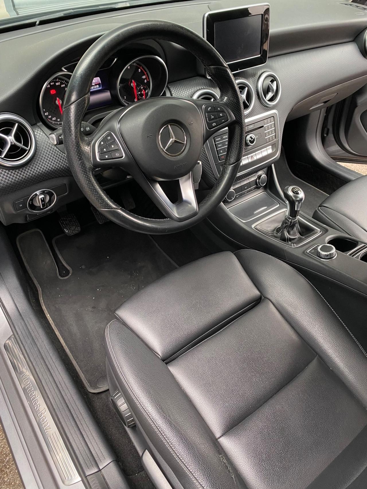 Mercedes-Benz A 180d 1.5 109cv Premium - 2017