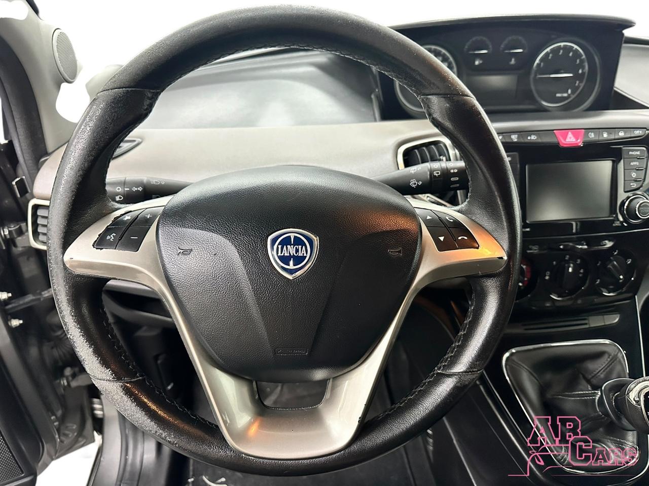 Lancia Ypsilon 1.2 69 CV 5 porte GPL Ecochic Silver