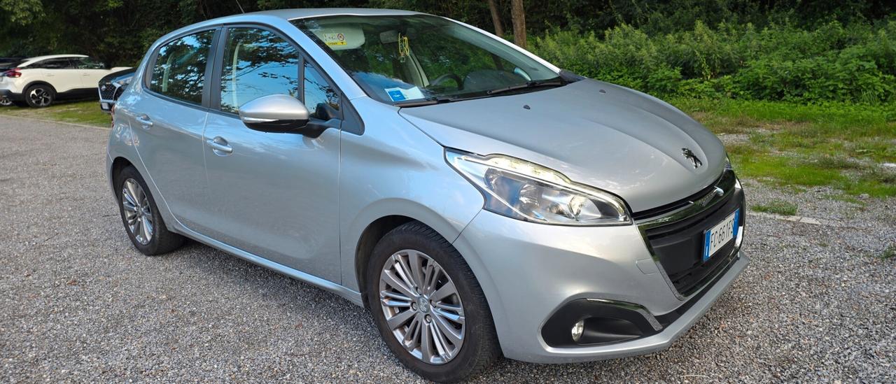Peugeot 208 PureTech 82 5 porte Allure