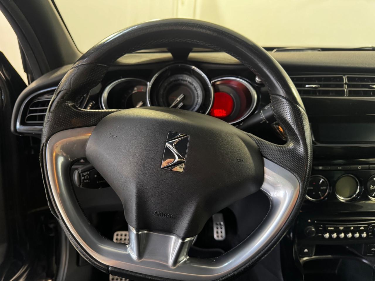 Ds DS3 3 1.6 THP 155 Just Black