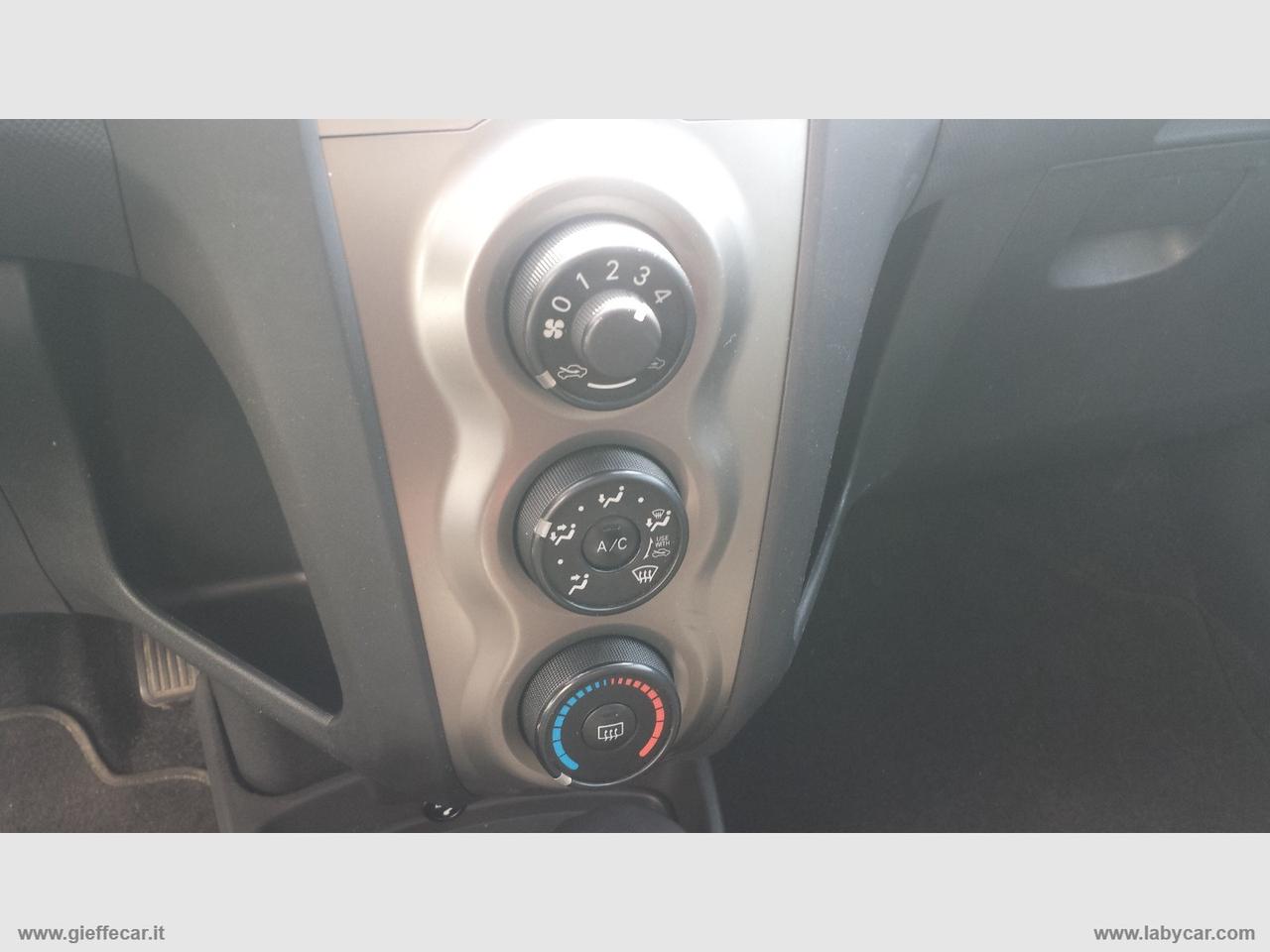 TOYOTA Yaris 1.0 3p. Sol NEO-PATENTATO