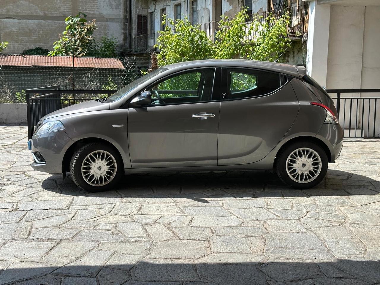 Lancia Ypsilon 1.2 69 CV 5 porte GPL Ecochic Gold