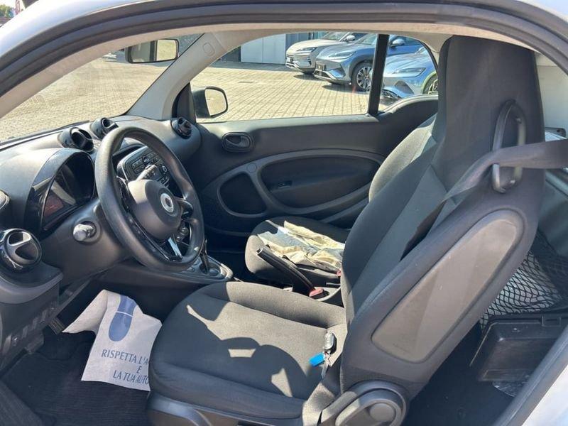 smart fortwo EQ PURE 22KW
