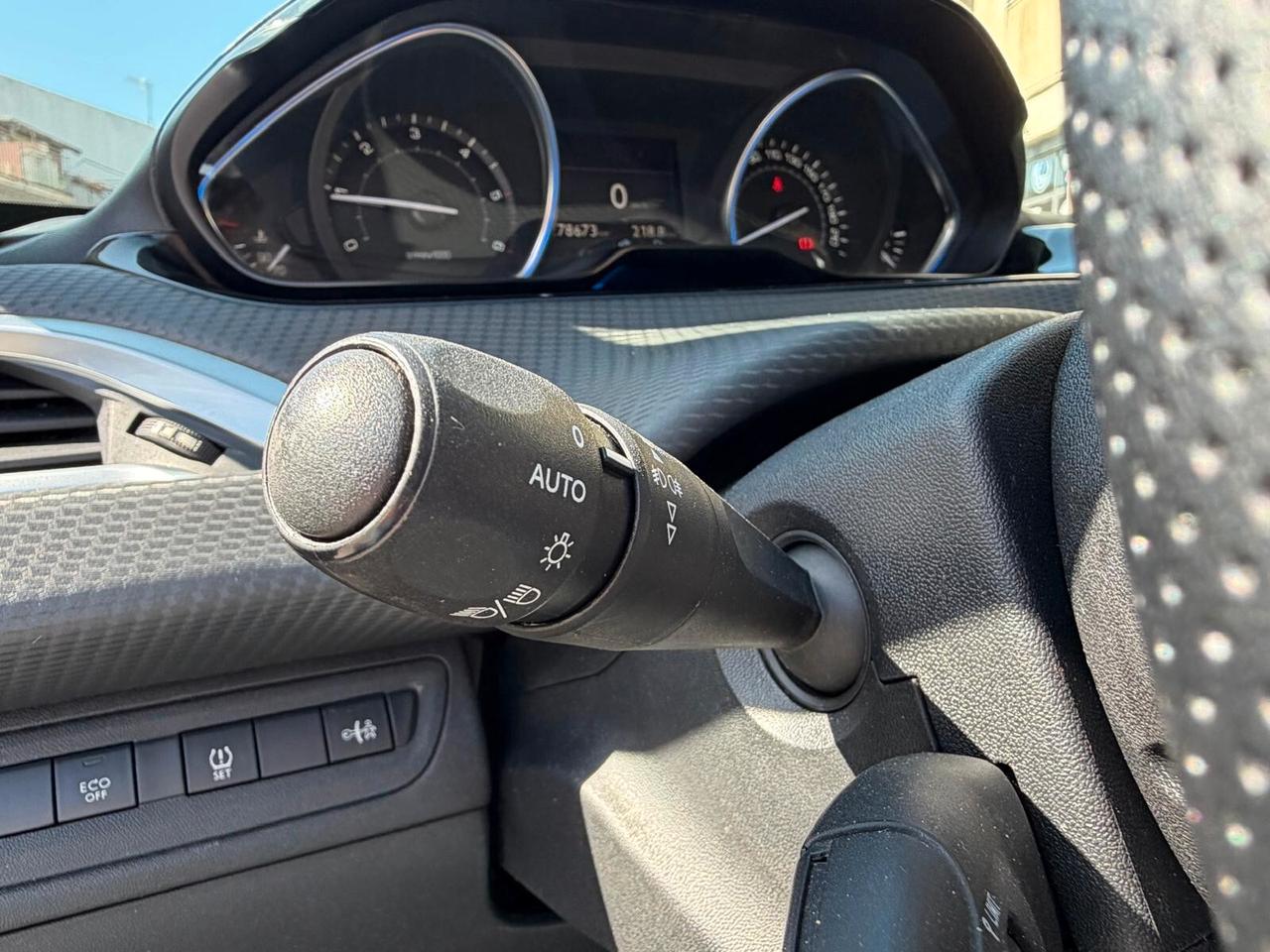 Peugeot 2008 1.6 e-HDi 115 CV Allure BLOCK SYSTEM