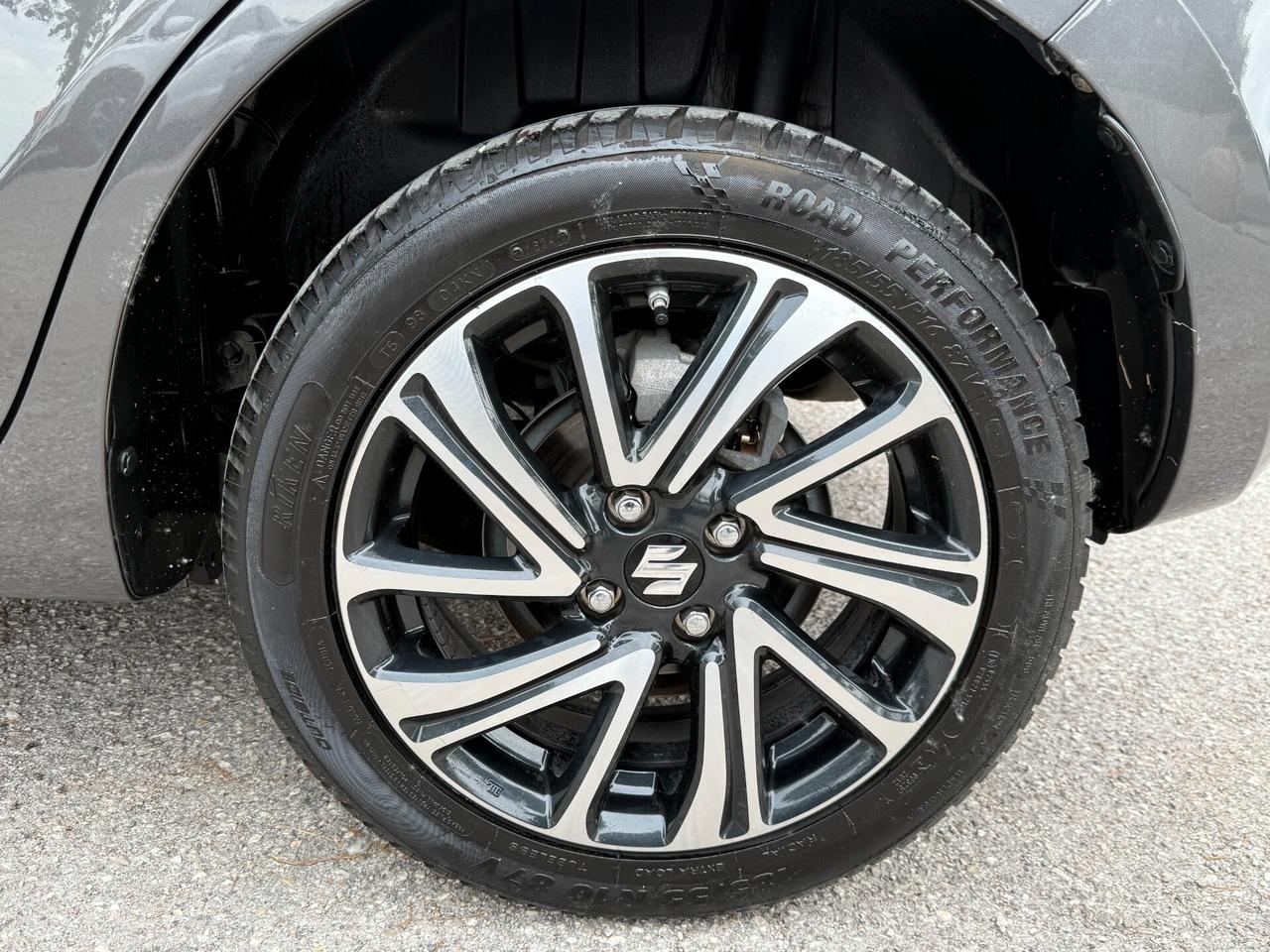 "PERFETTA " Suzuki Swift 1.2 Hybrid 4WD TOP