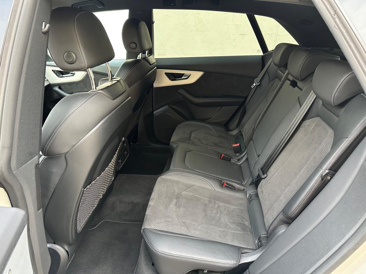 Audi Q8 50 TDI 286cv Quattro S-Line - 2022