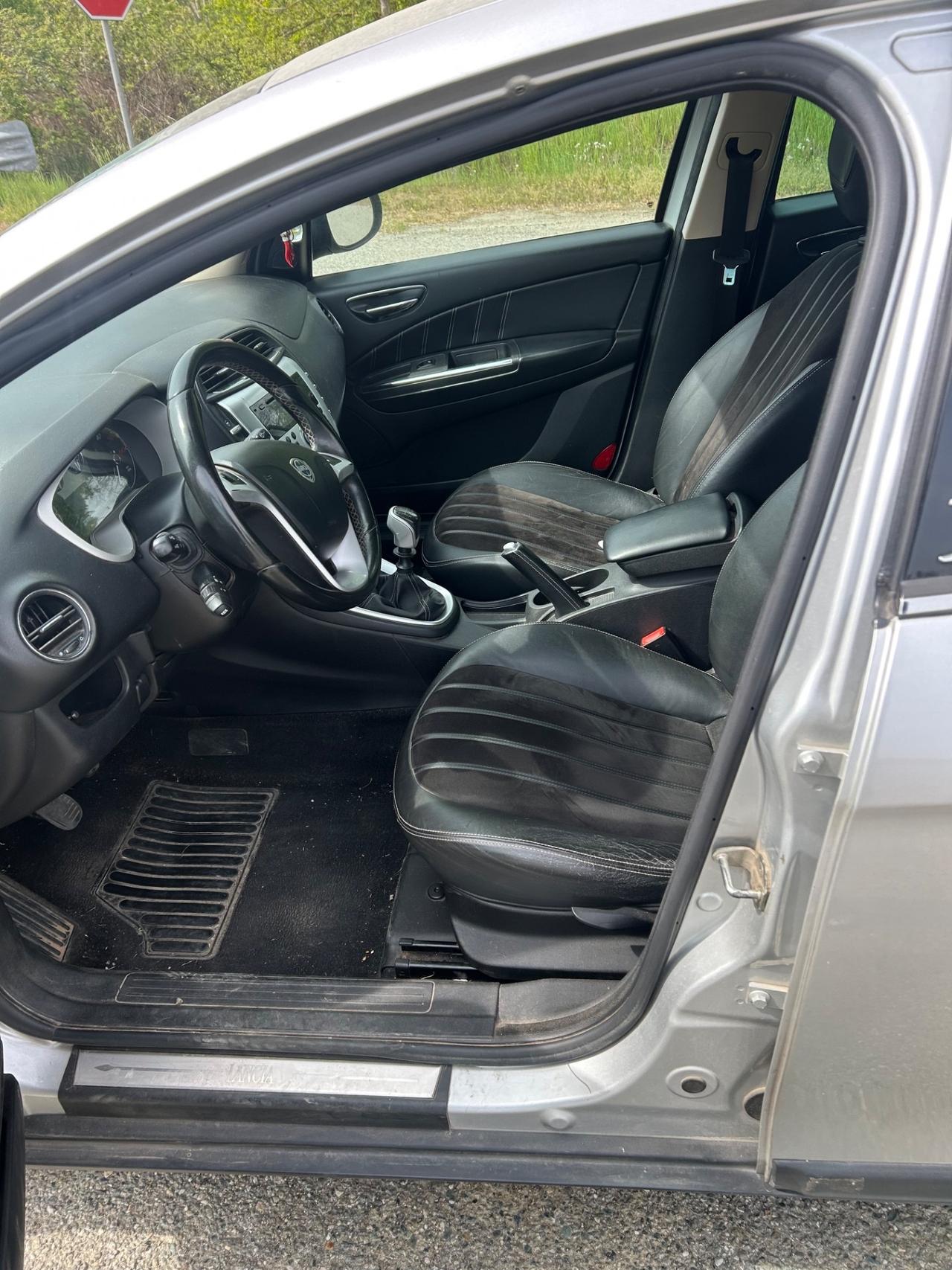 Lancia Delta 1.6 MJT DPF Argento