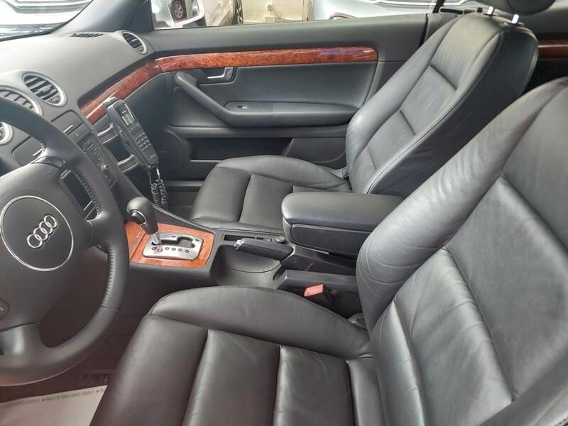 Audi A4 Cabriolet 2.5 V6 TDI cat
