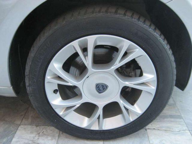 LANCIA Ypsilon 1.2 69 CV 5 PORTE GOLD