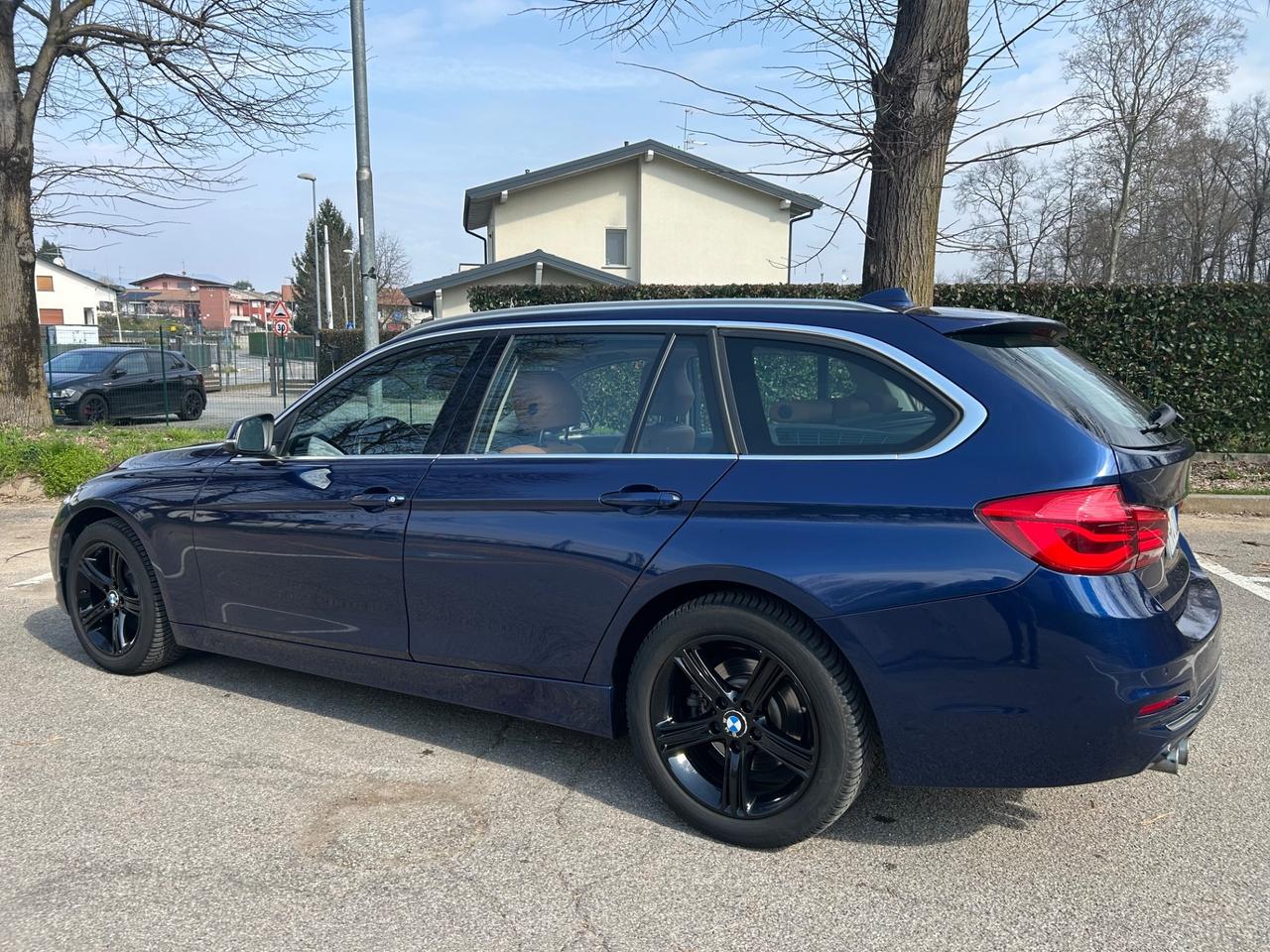 BMW 320d xDrive Touring Luxury – Automatica – 190 CV