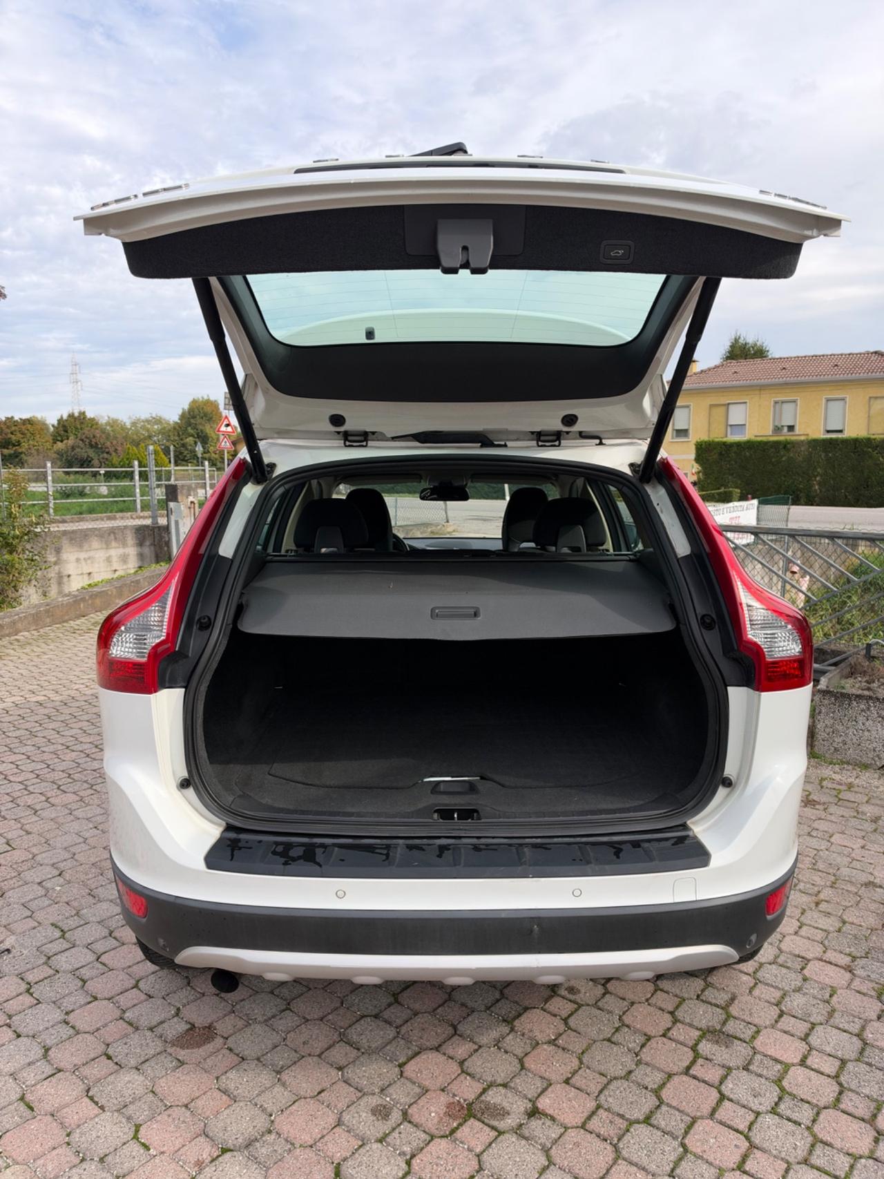 Volvo XC 60 XC60 D4 Summum