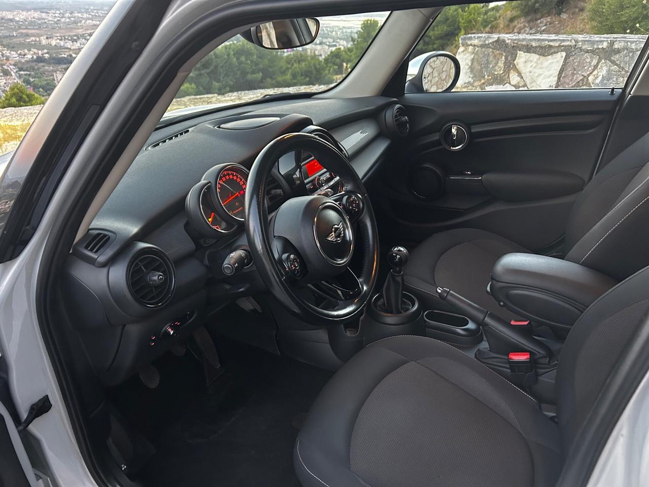 Mini 1.5 Cooper D Business 5 porte UNIPROPRIETARIO