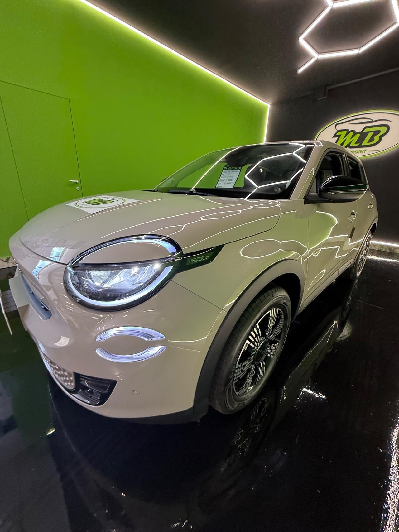 Fiat 600 Hybrid 110 CV DCT MHEV Business