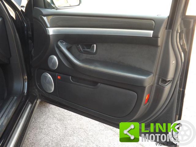 AUDI S8 5.2 V10 quattro tiptronic