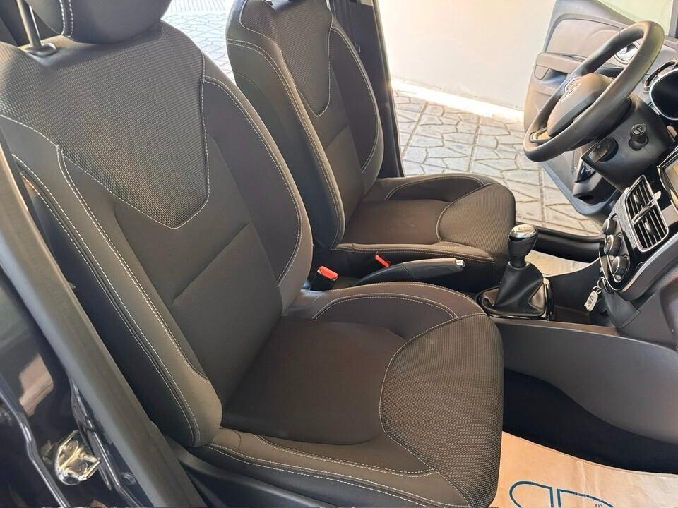 Renault Clio dCi 8V 90 CV 5 porte Moschino Intens