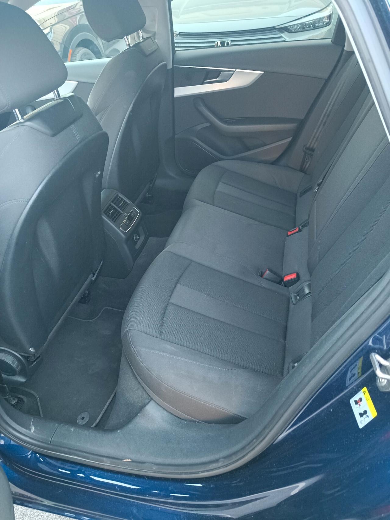 Audi A4 Avant 40 g-tron S tronic Business Sport 3 anni garanzia