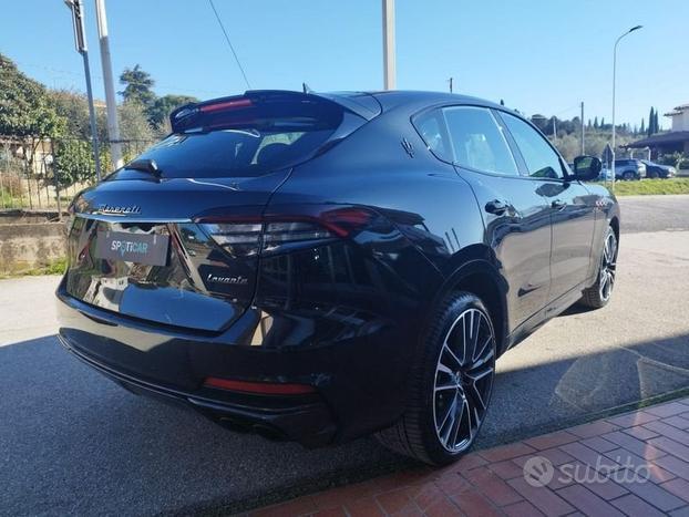 Maserati Levante V8 580 CV AWD Trofeo MY 22