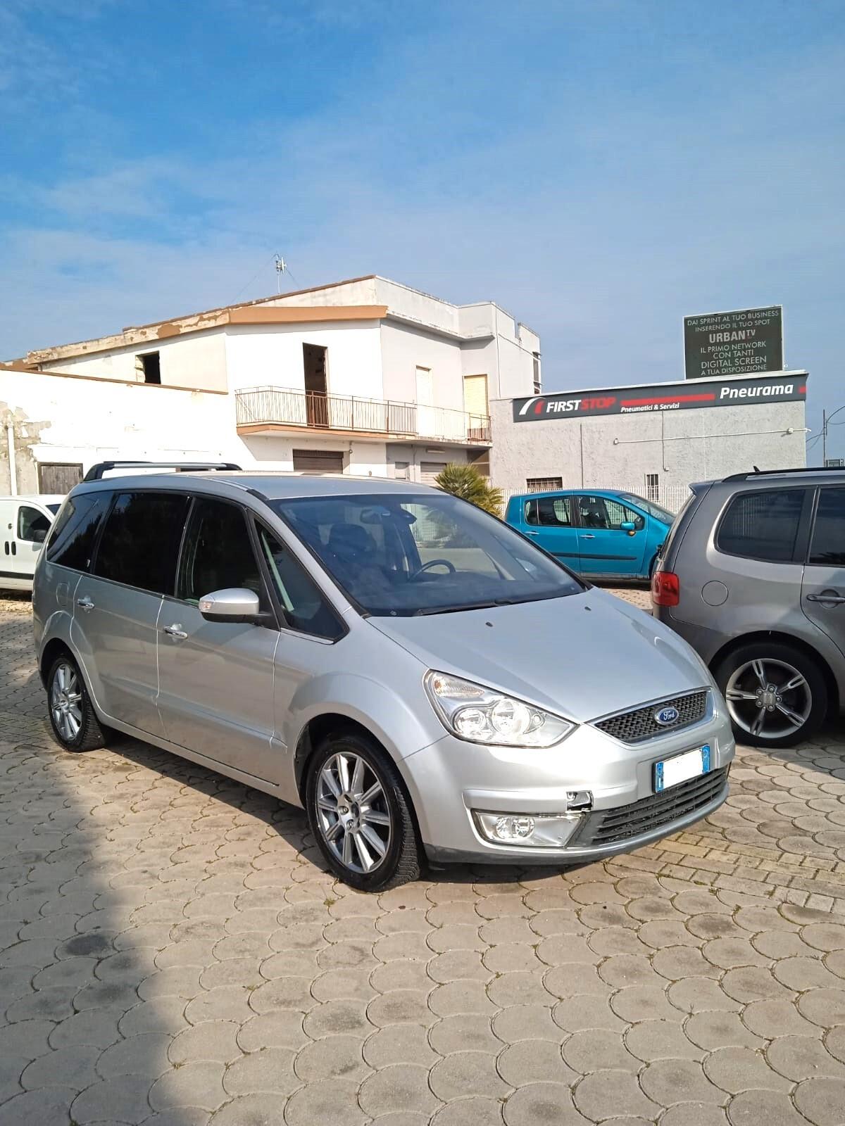 Ford Galaxy-2009