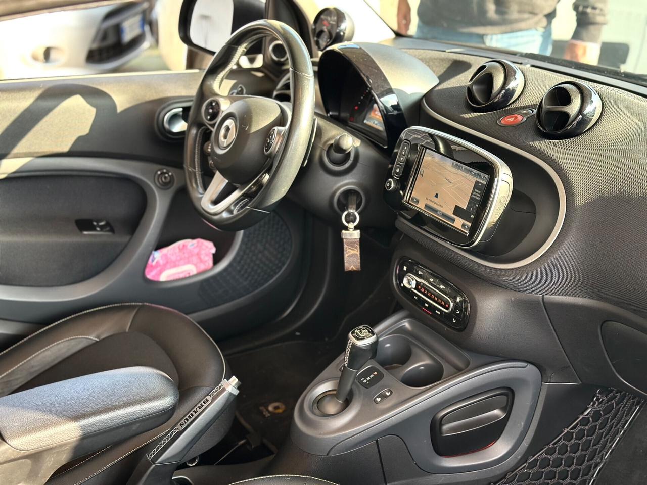 Smart ForTwo BRABUS 0.9 Turbo Twinamic Cabrio