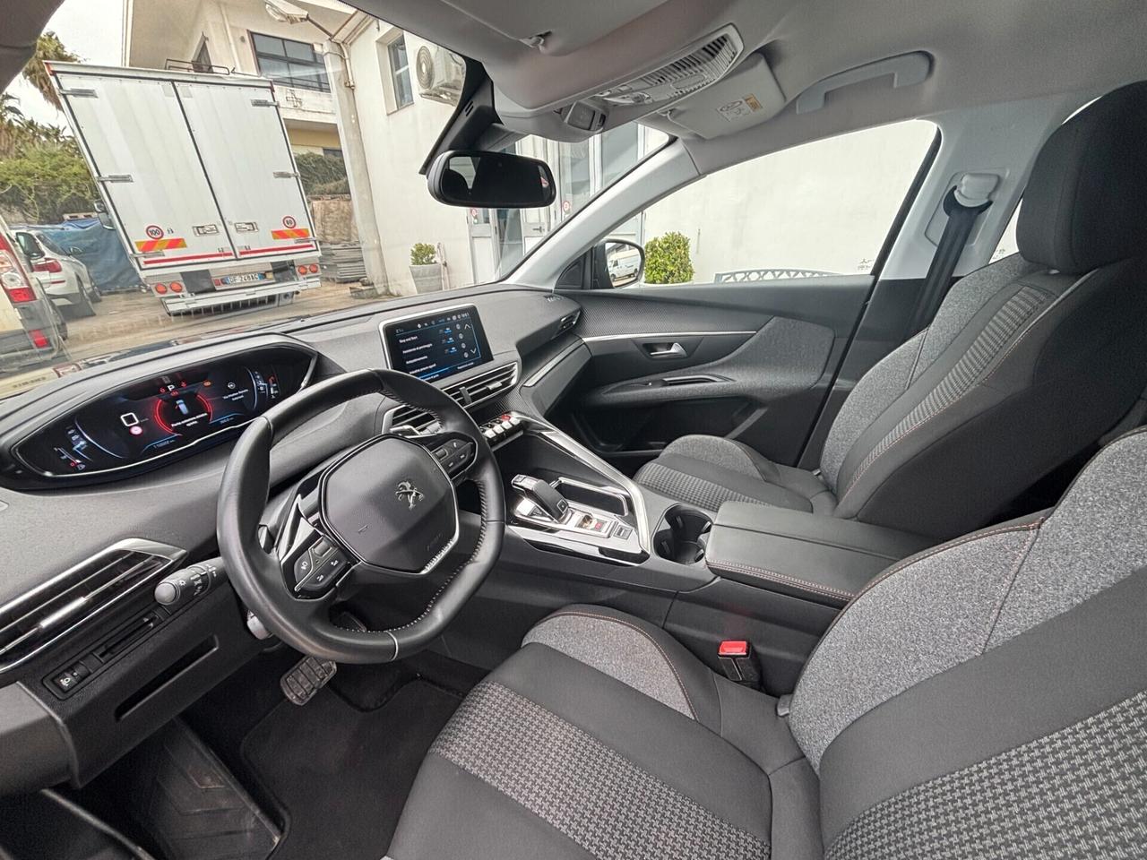 Peugeot 5008 7 p. EAT8 Allure