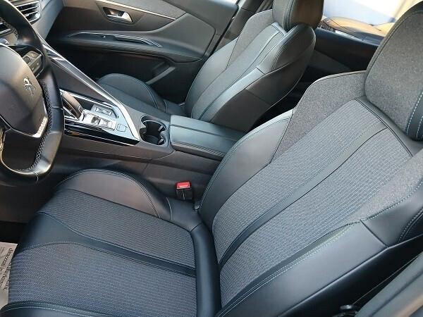 PEUGEOT 3008 BlueHDI 130 EAT8 S&S Allure Pack