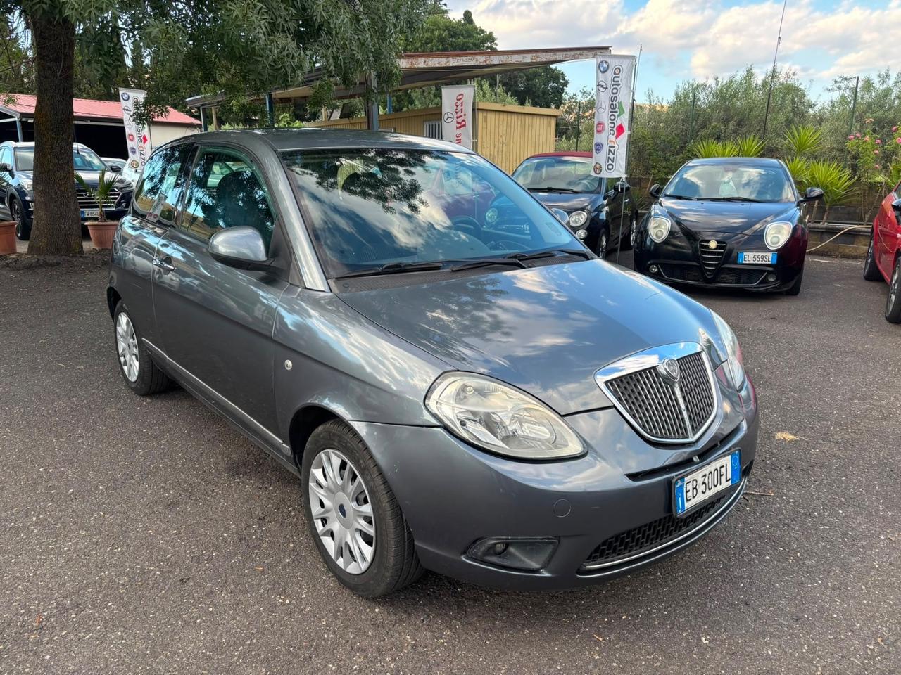 Lancia Ypsilon 1.3 MJT 75 CV Argento