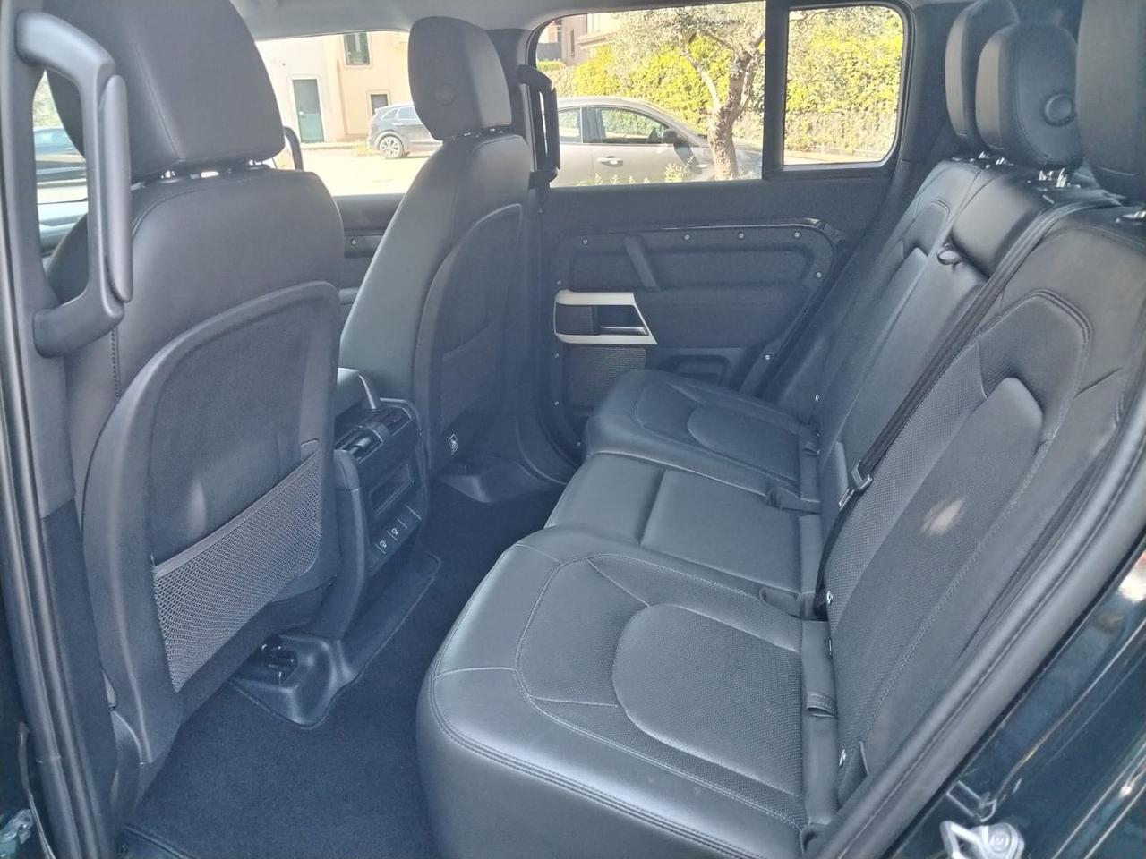 Land Rover Defender X-Dynamic SE D 200 MHEV