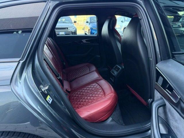AUDI S4 Avant TDI 347cv Black Edition sport attitude
