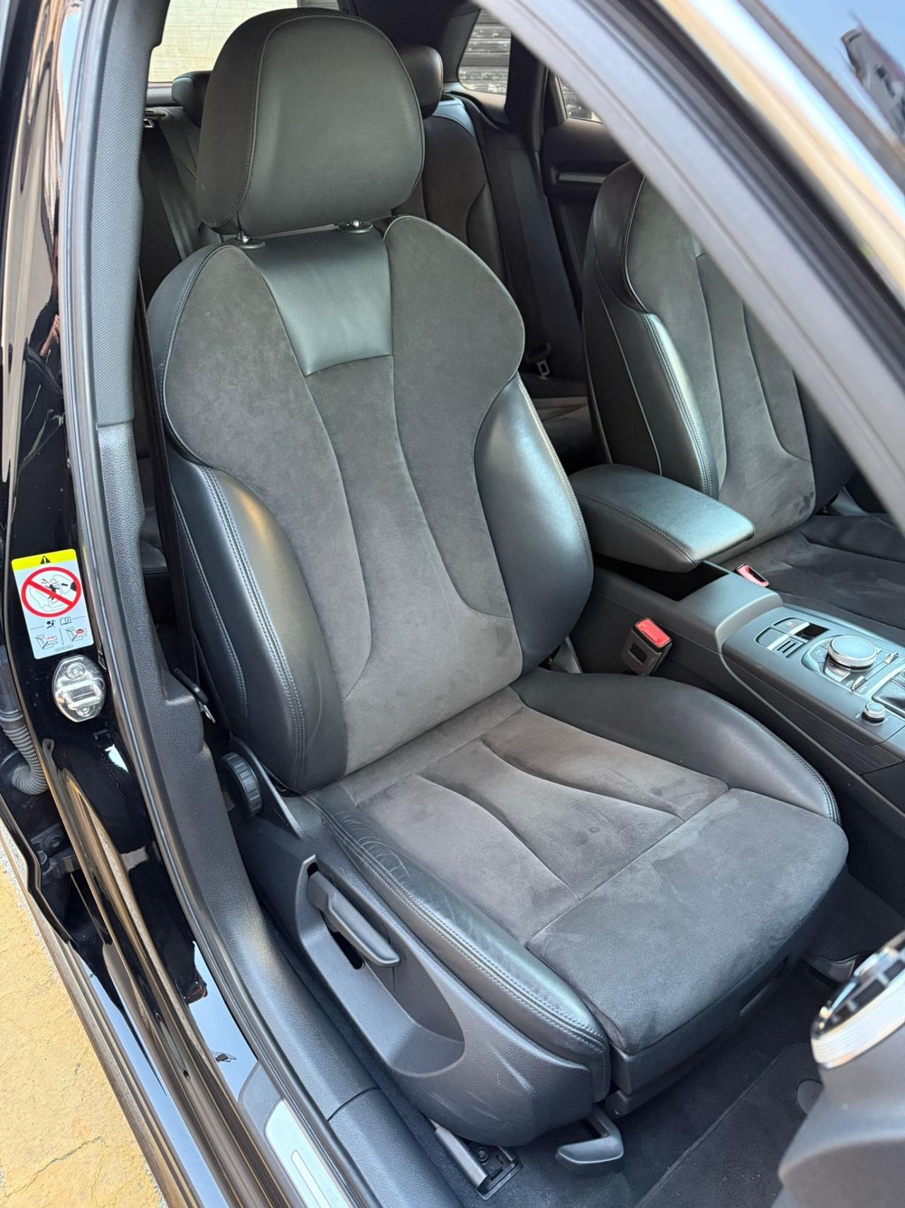 Audi A3 2.0 TDI quattro 184CV Stronic SLINE