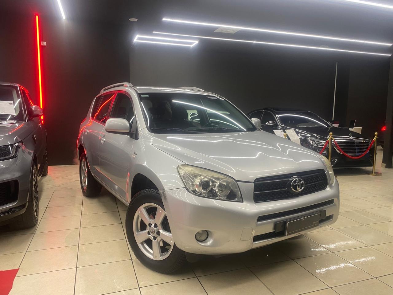 Toyota RAV4 2.2 D-4D 136 CV Luxury UNICO PROPRIETARIO