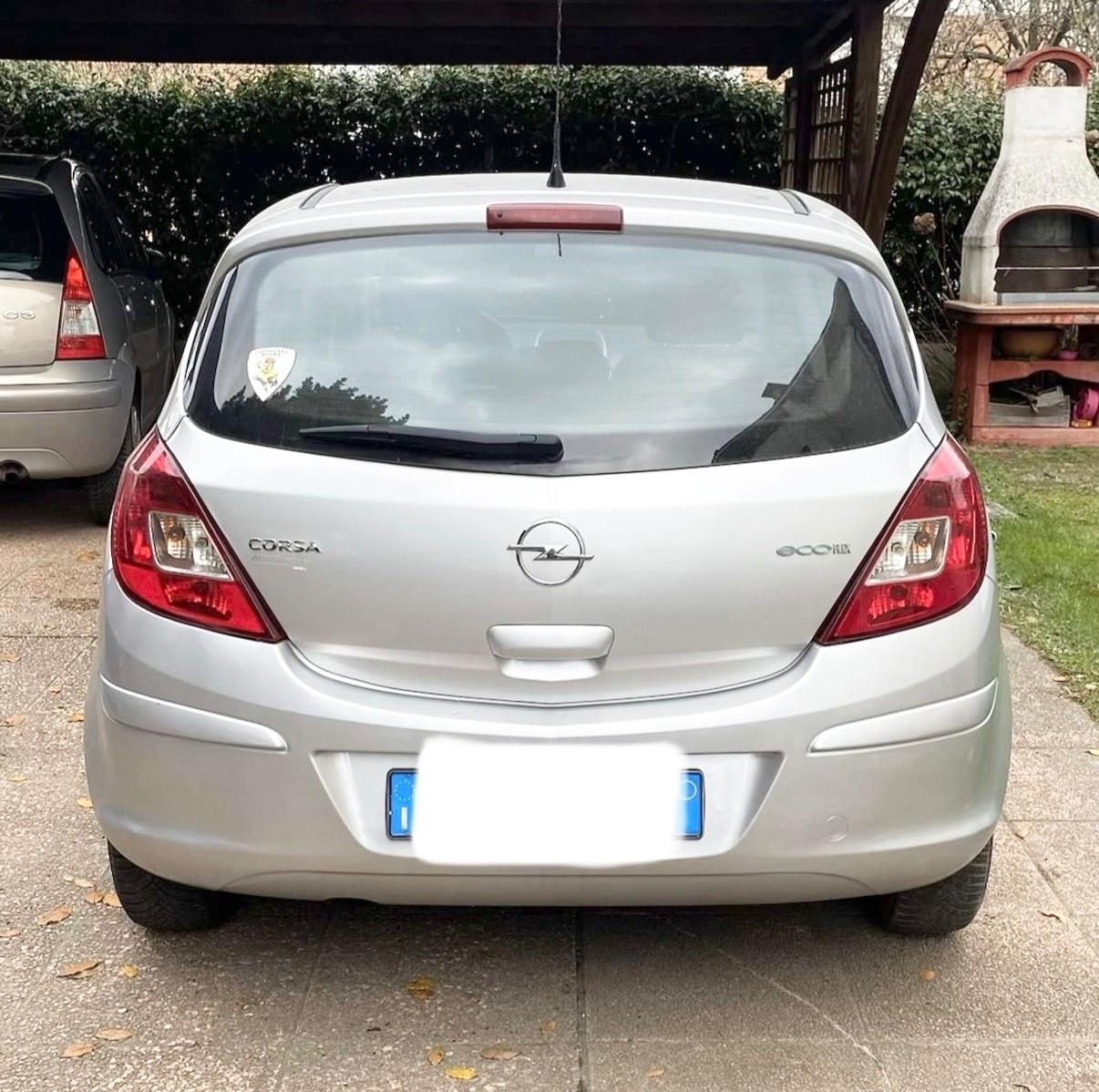 Opel Corsa 1.2 5 porte Cosmo