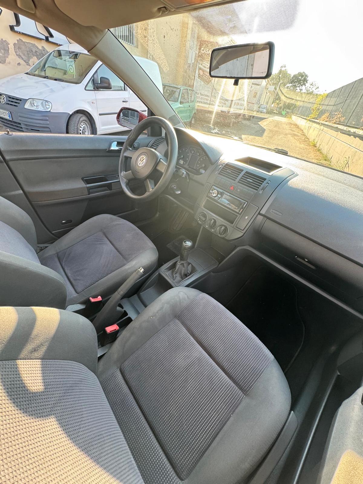 Volkswagen Polo 1.4/75CV 16V 5p. Sportline