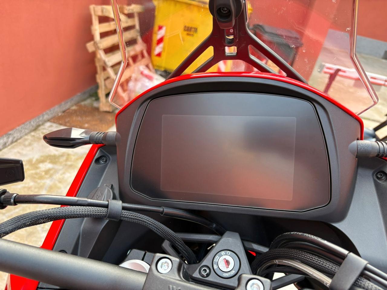 Moto Morini X-Cape 649 (a raggi)