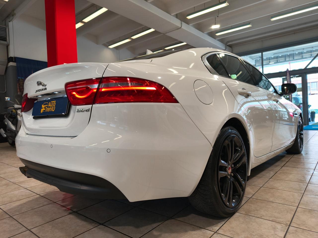 Jaguar XE 2.0 D Turbo 180CV aut. Portfolio