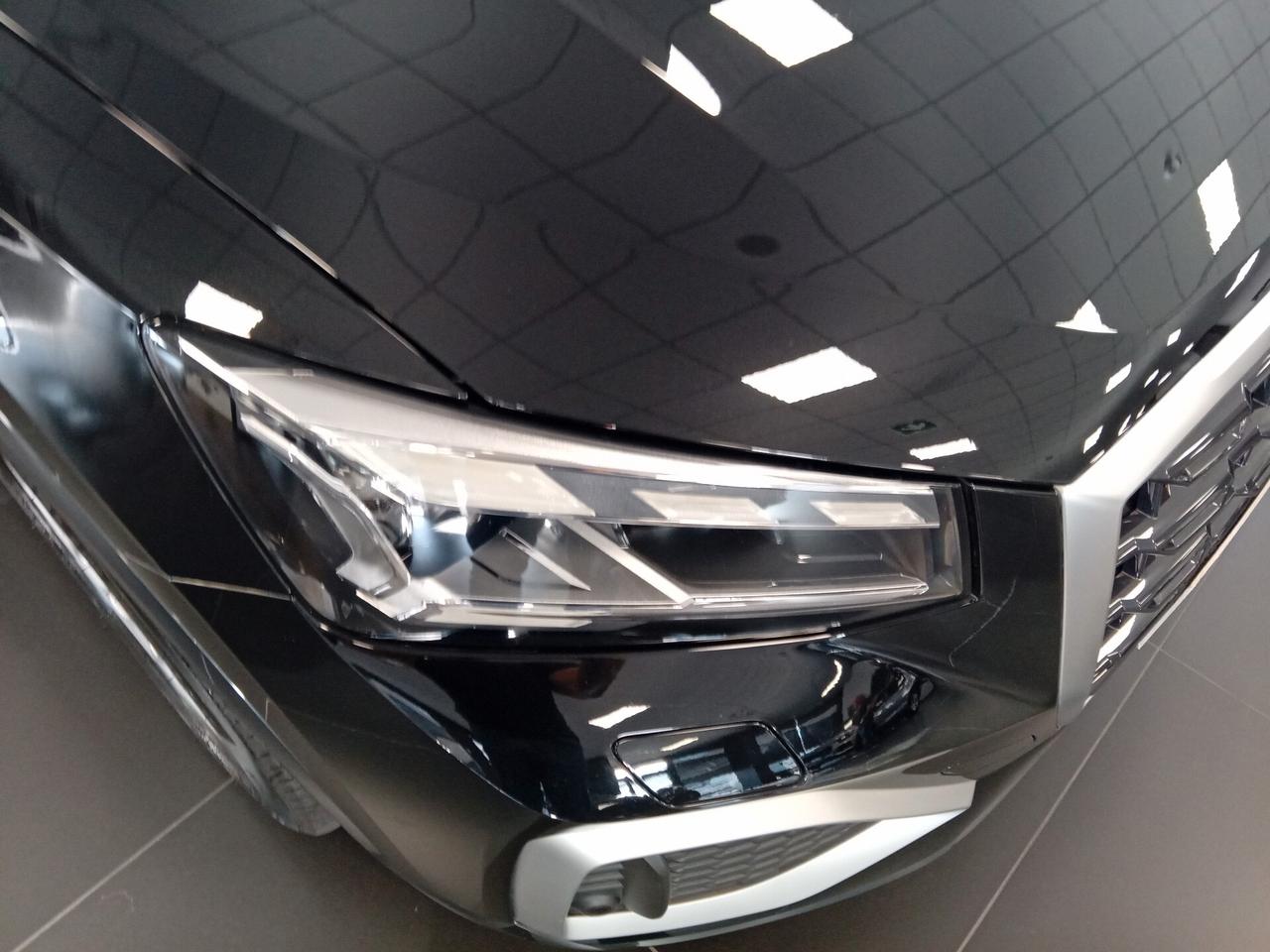 Audi Q2 30 TFSI Business Advanced