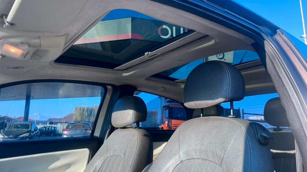 Lancia Ypsilon 1.3 MJT 75 CV Platino