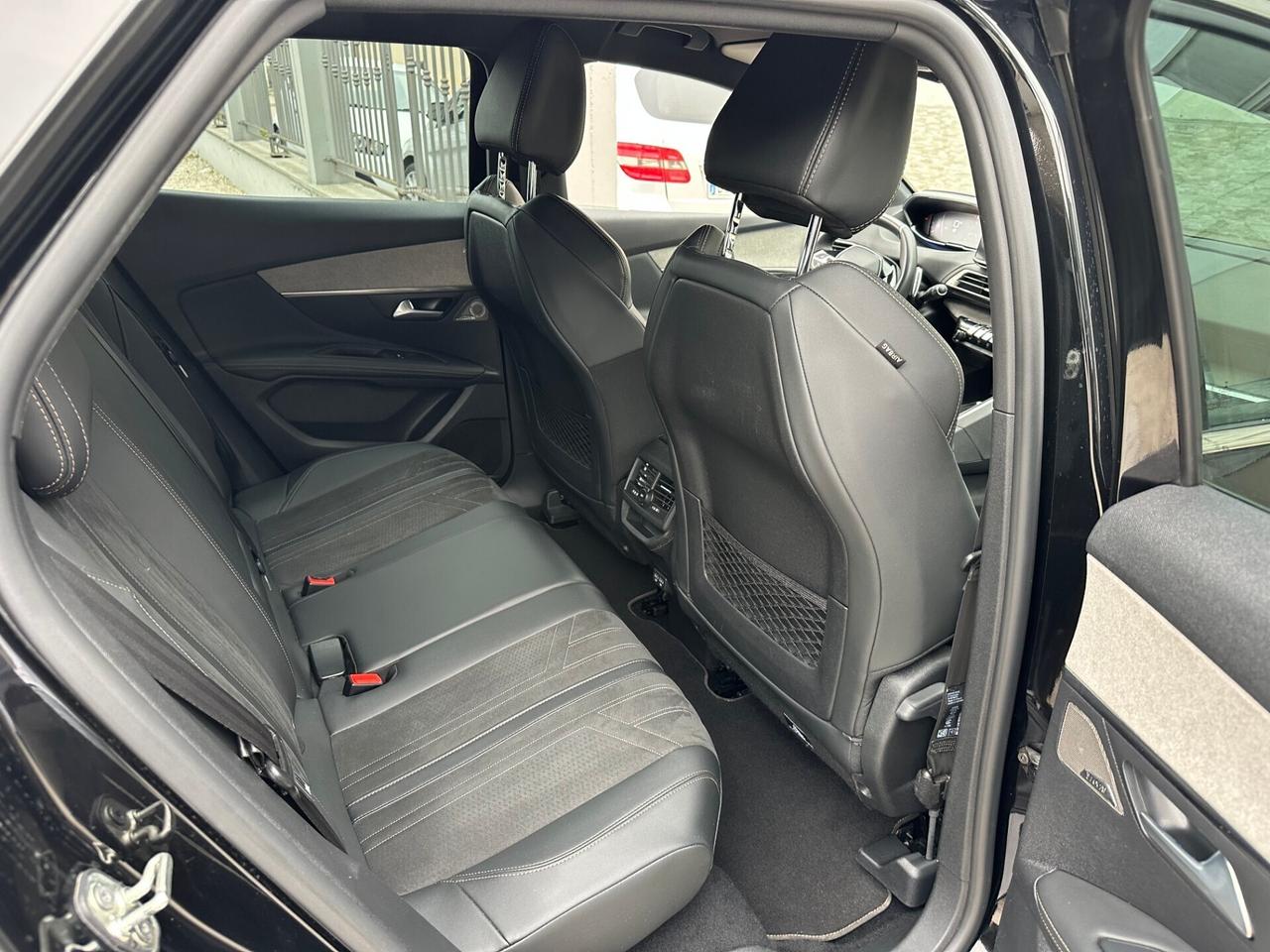 Peugeot 3008 BlueHDi 130 EAT8 GT Pack 2021
