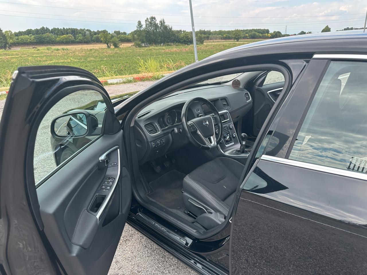 Volvo S60 D2 R-design Momentum