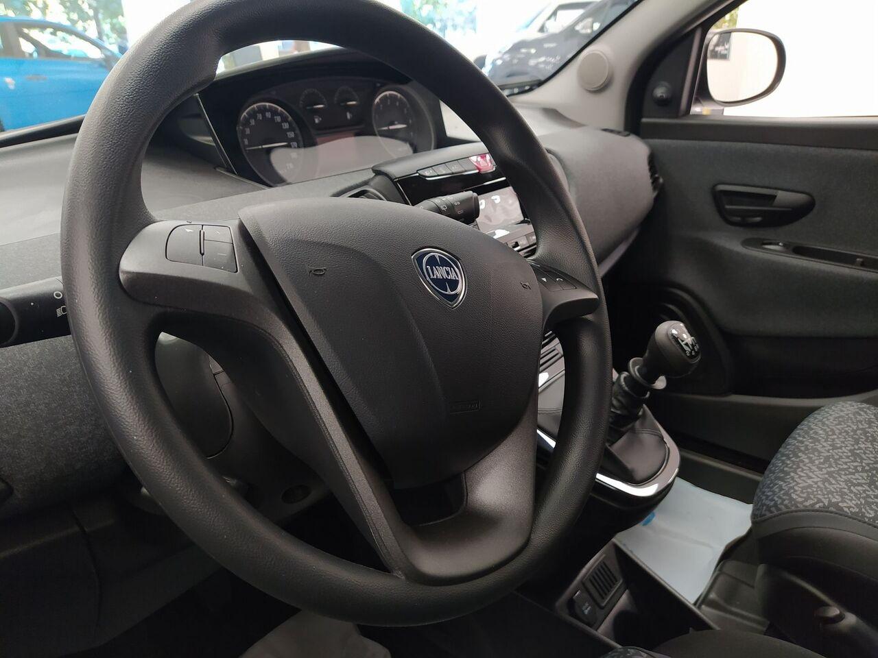 LANCIA Ypsilon III 2021 - Ypsilon 1.0 firefly hybrid Silver s&s 70cv