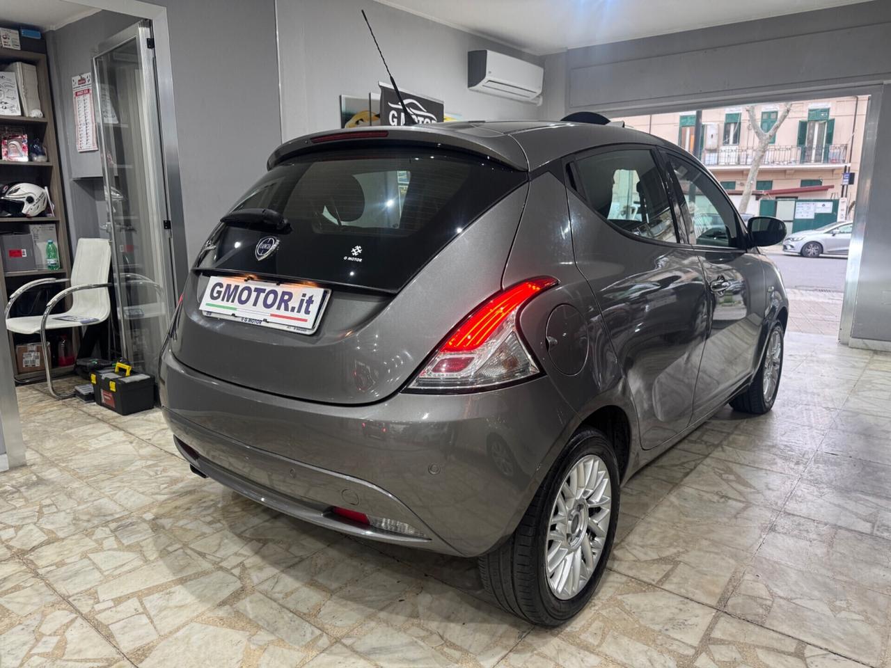 Lancia Ypsilon 1.3 MJT 95 CV 5p Gold