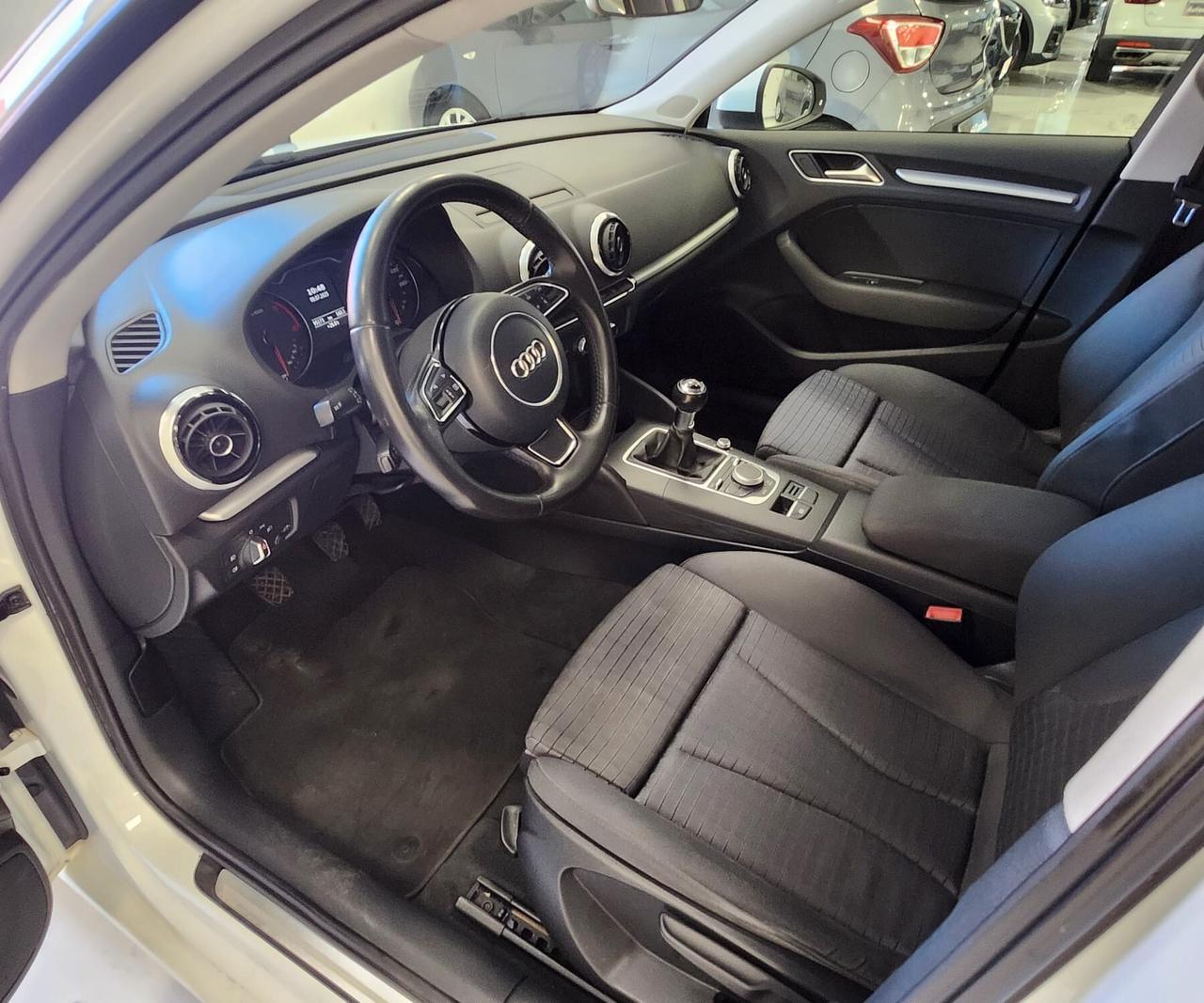 Audi A3 SPB 1.6 TDI clean diesel Attraction